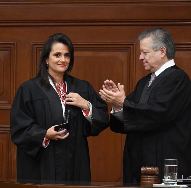 mujeres corte mexico