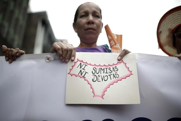 Costa Rica aprueba ley que castiga el acoso sexual callejero