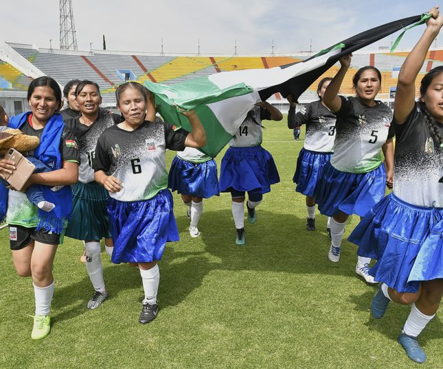 fútbol indígenas bolivianas