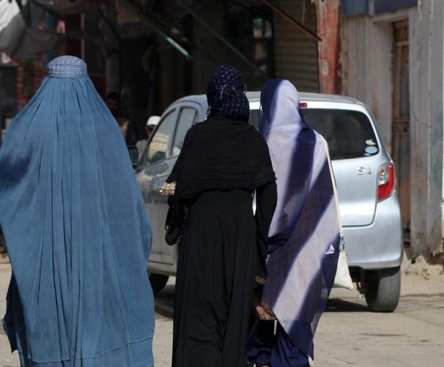 restricciones mujeres Afganistán