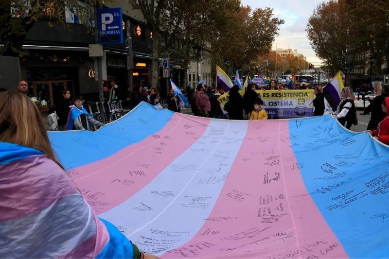 Mujer trans y migrante, más expuesta al VIH pero fuera del circuito sanitario