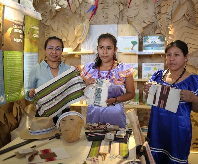 tejidos mujeres indígenas Bolivia