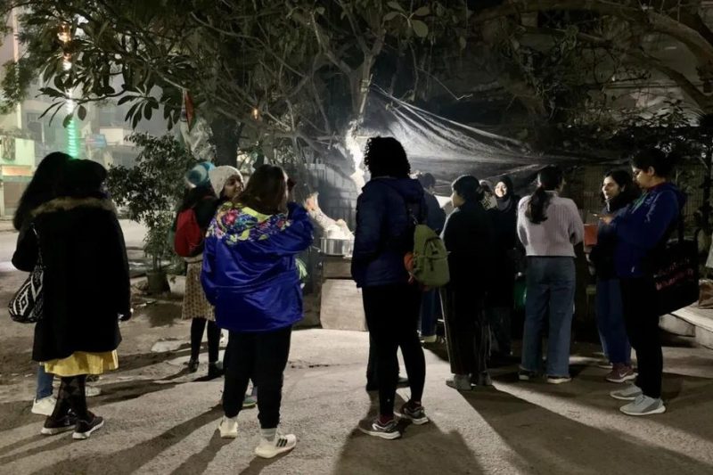 Las mujeres están más alerta que los hombres en áreas oscuras