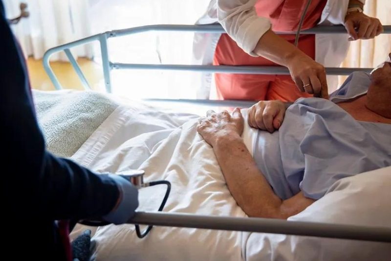 La brecha de género en sanidad impacta negativamente a la sociedad, alerta la OMS