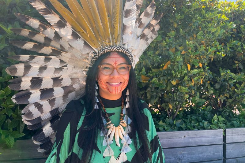 Daiara Tukano, indígena brasileña: "Los problemas de pueblos indígenas son los de hace 500 años"