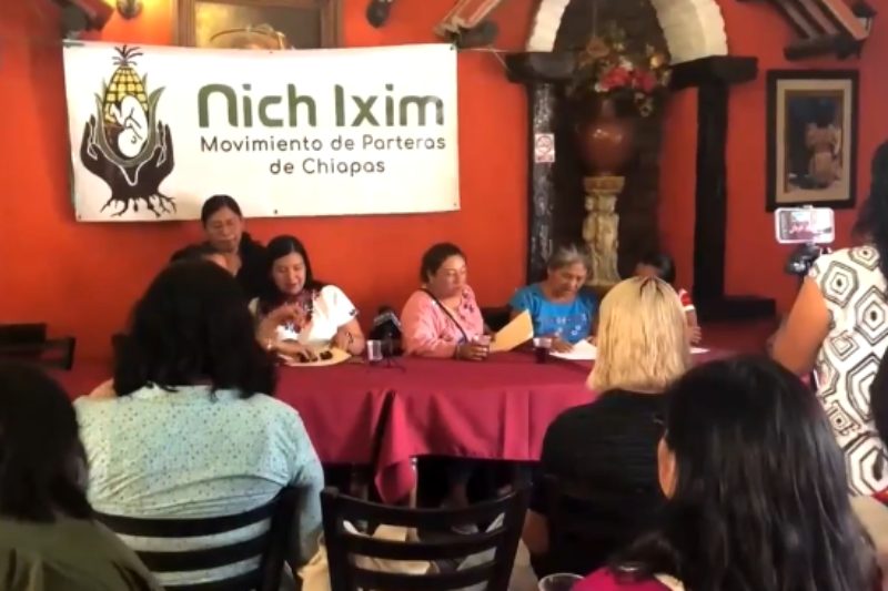 Parteras indígenas exigen cambios a Ley de Salud de México para ser reconocidas