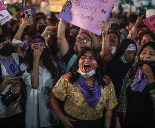 Perú condena a 10 exmilitares por violación sexual a mujeres campesinas hace 40 años