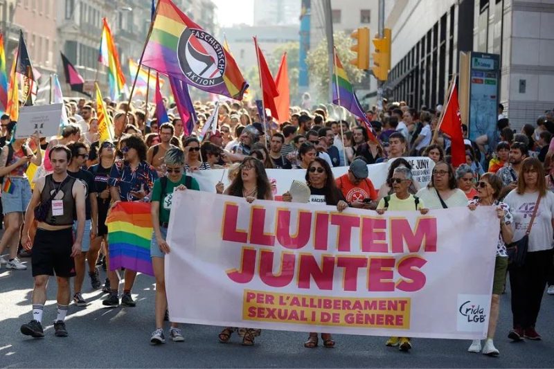 LesGirls, la primera carroza integrada sólo por mujeres LGTBI en el Orgullo de Barcelona