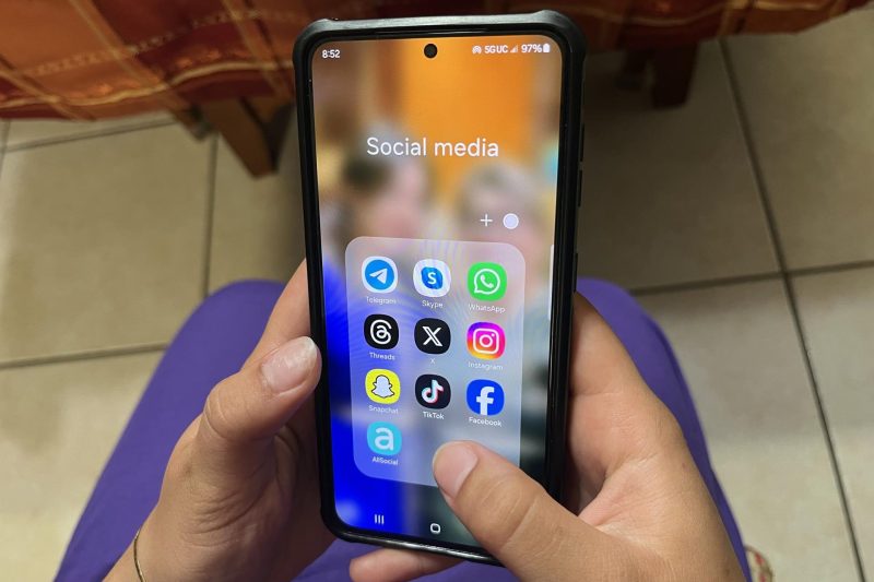 redes sociales trata menores