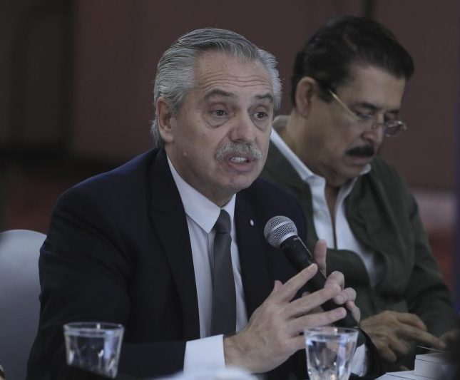 La fiscalía pide que Alberto Fernández vaya a juicio oral por violencia machista