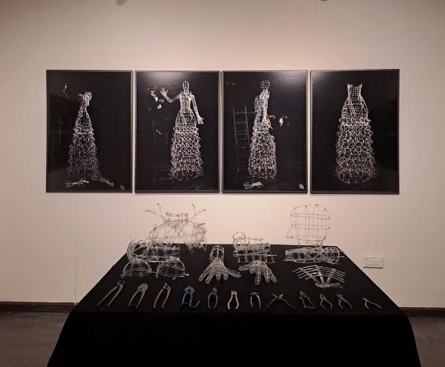 'Sobre los límites', una muestra que explora las fronteras del género y la identidad