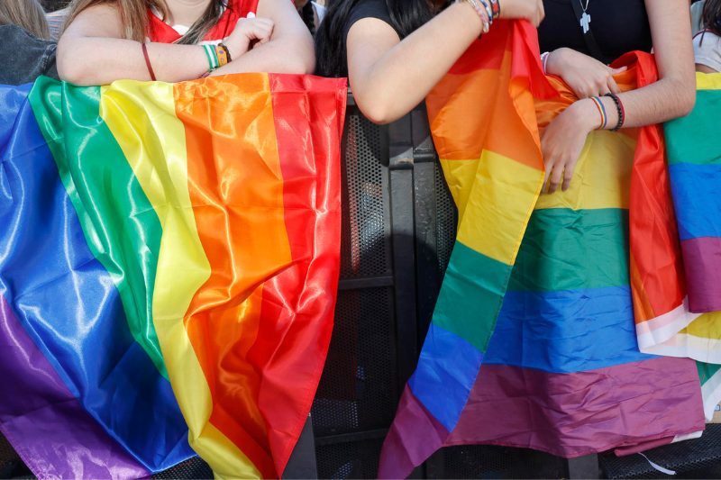 El balance del teléfono LGTBI 028: casi 10.000 llamadas en un año, el 20% por violencia