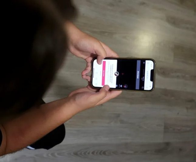 Casi la mitad de la juventud española ha recibido contenido erótico sin consentimiento