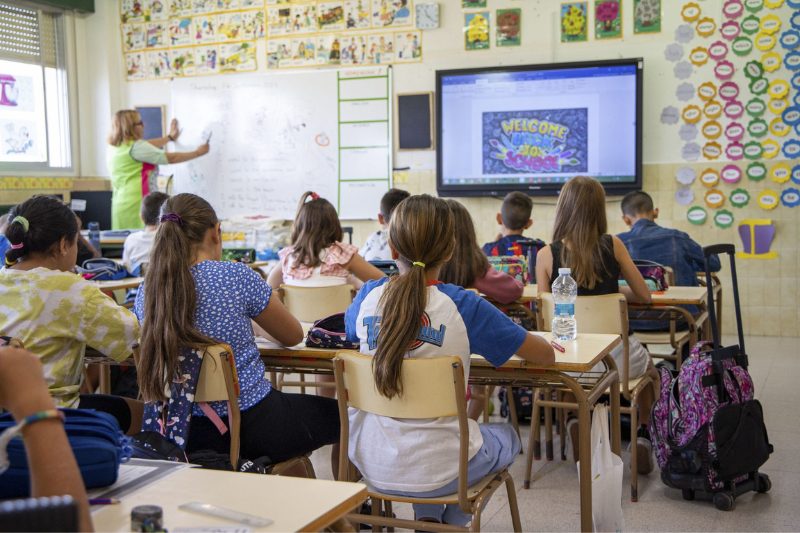 Aumentan un 1.154% las llamadas que recibe Anar por violencia machista contra niñas y adolescentes