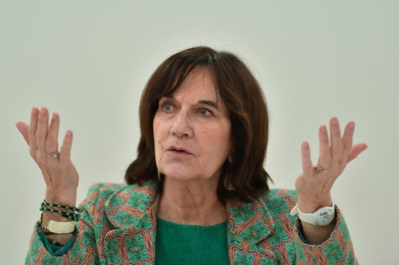 conflicto abolición regulación prostitución exministra francesa