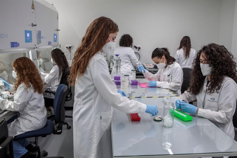 Mujeres grados tecnológicos
