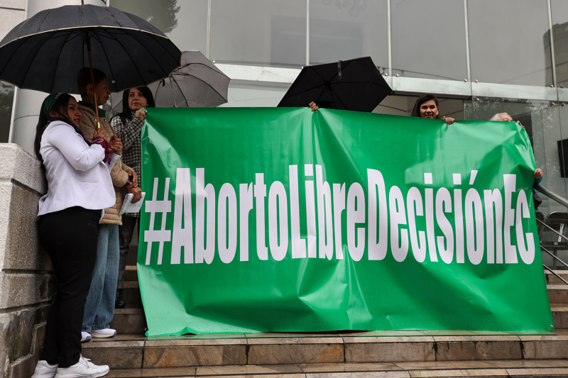 despenalice totalmente aborto Ecuador
