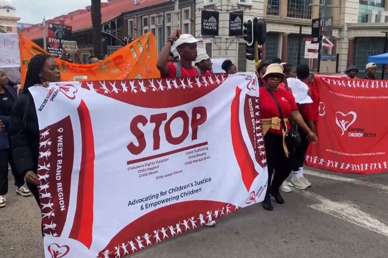 manifestación violencia machista pretoria sudáfrica