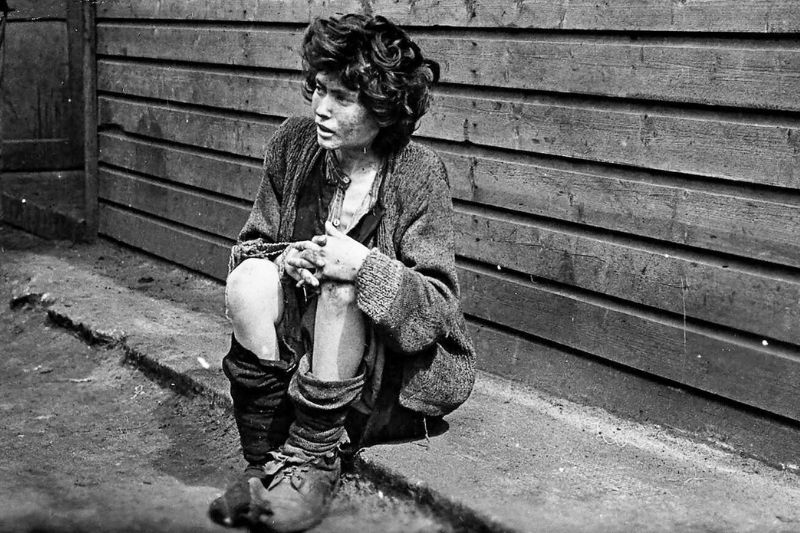 ochenta años terror y resistencia esclavas nazismo