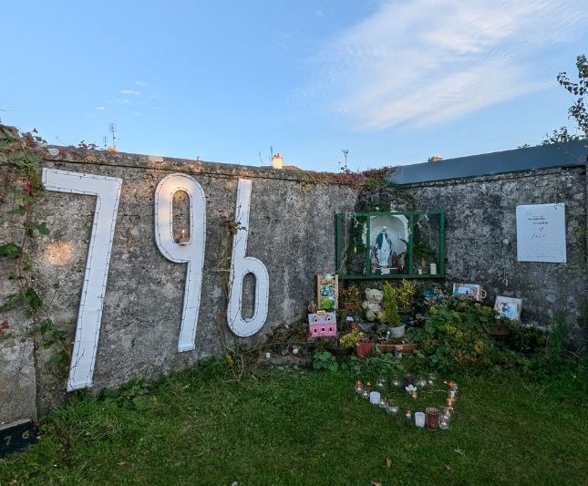 Irlanda excavaciones fosa bebés