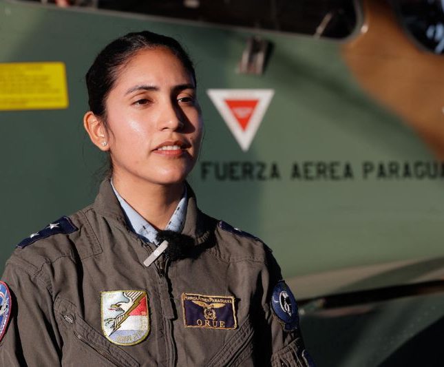paraguaya súper tucano