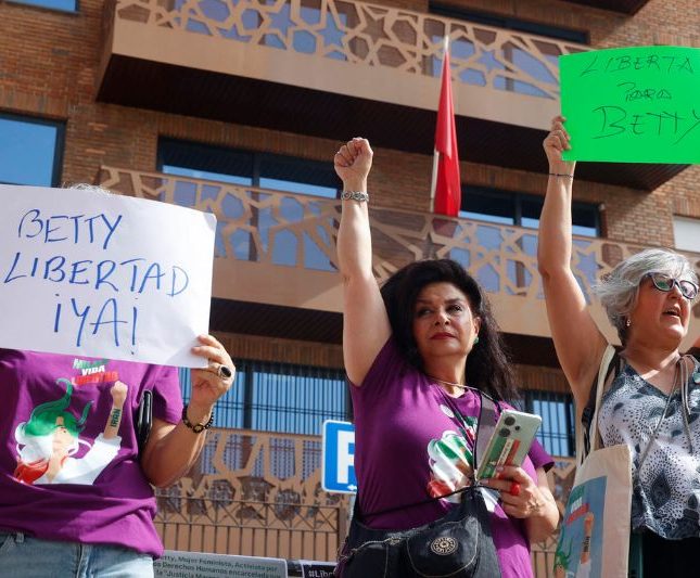 niegan libertad Betty Lachgar