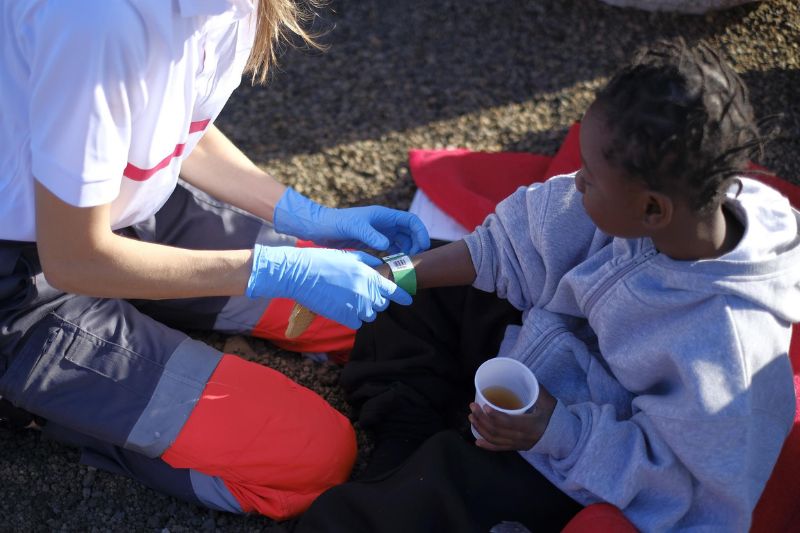 niñas patera españa