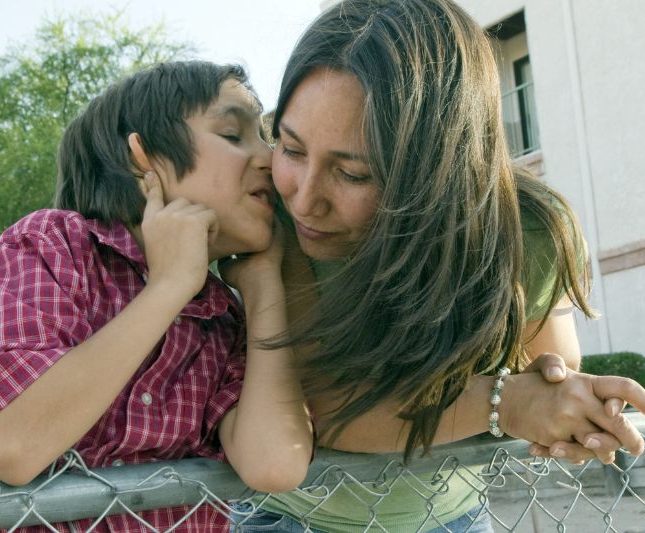 Madre e hijo con necesidades especiales