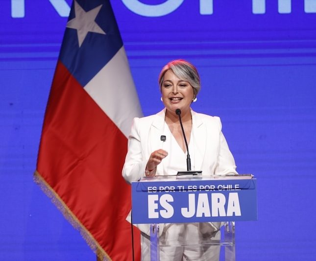 Jara izquierdista ultraderecha mujeres