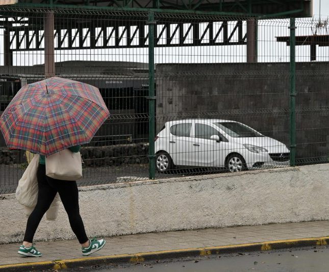 acoso-estudio-mujer-invierno