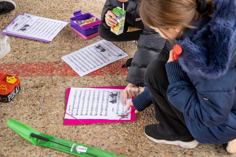 las estudiantes mejores notas brecha de género empleo