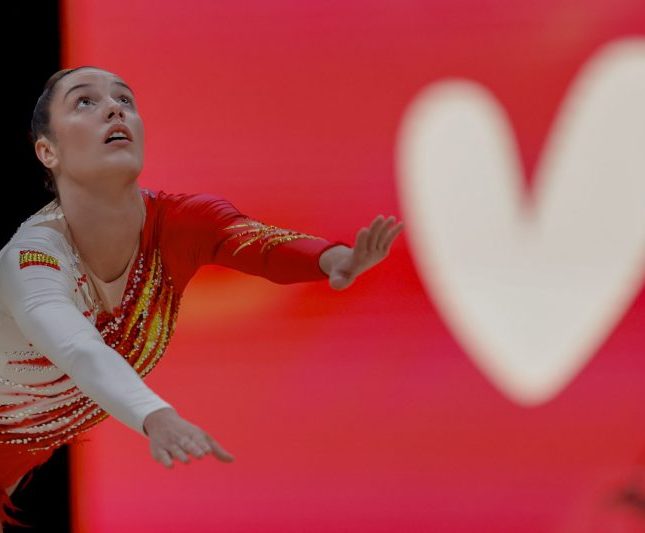 salma solaun durante ejercicio gimnasia ritmica