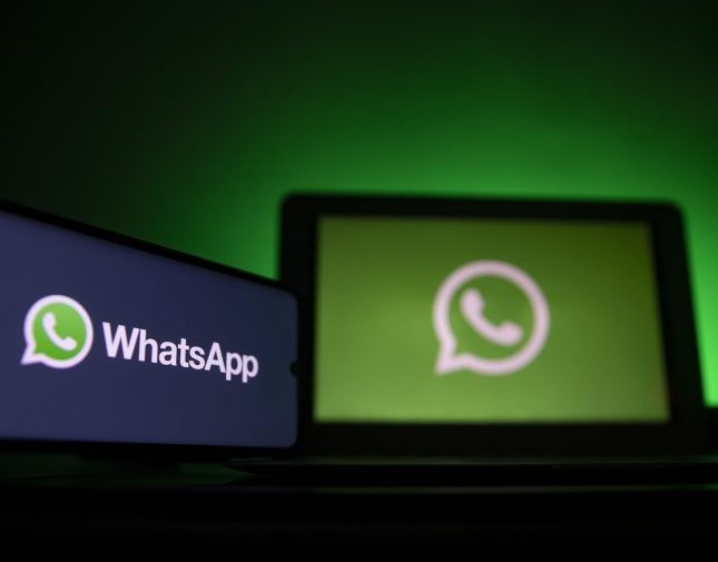pantalla movil ordenador icono whatsapp mensajes