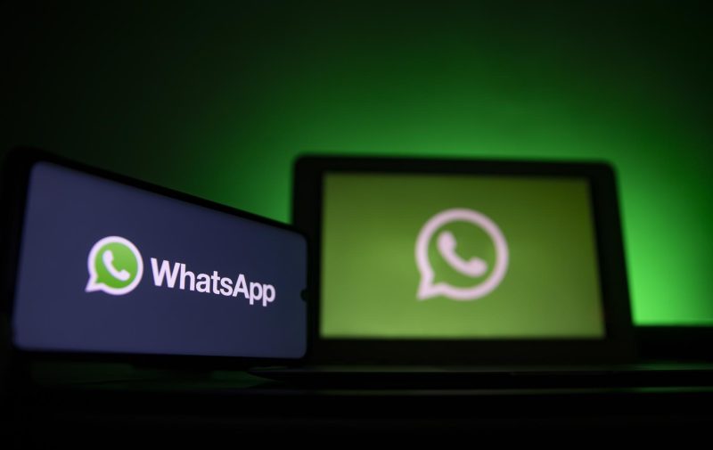 pantalla movil ordenador icono whatsapp mensajes