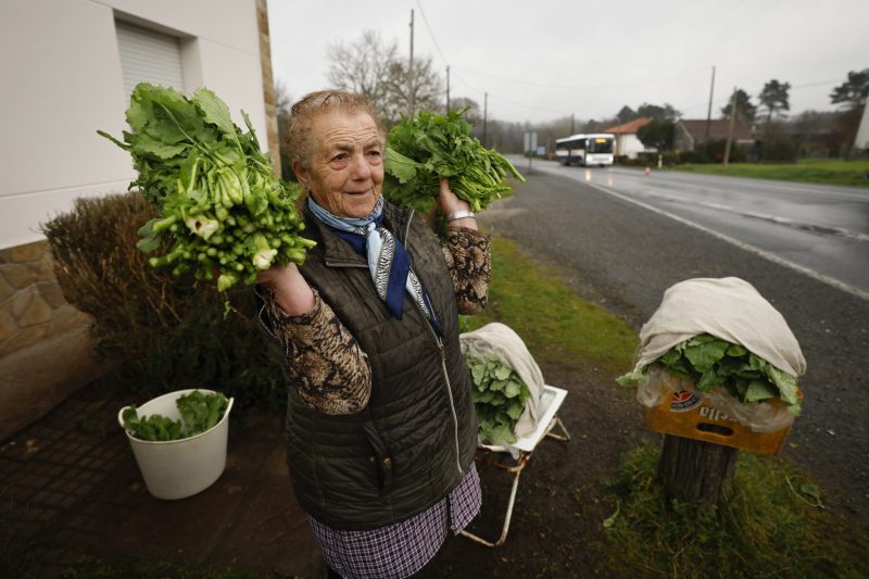 mujer agricultora extranjera españa